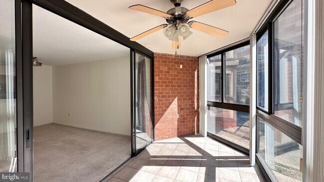 Building Photo - 1001 N Randolph St