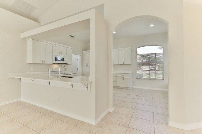 Building Photo - 1161 Siesta Key Cir