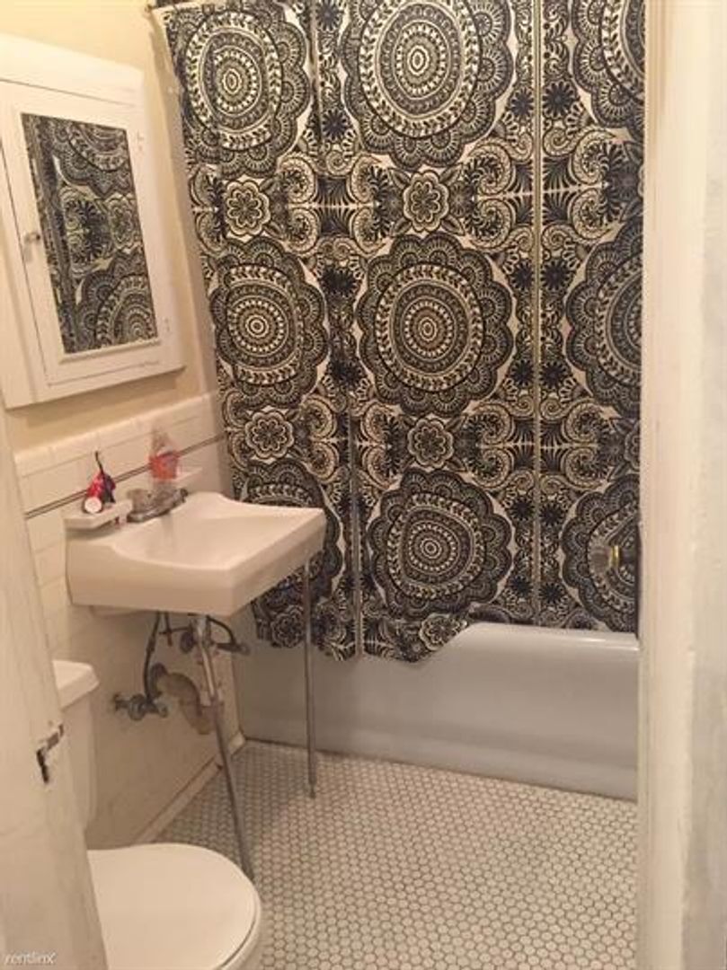 Building Photo - 4 Hancock St