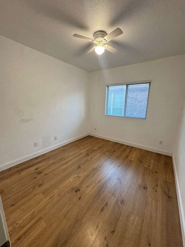 Building Photo - 6212 Topsail Dr