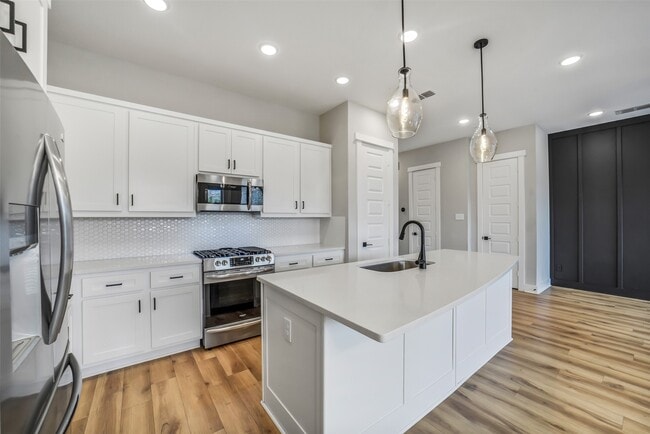 Building Photo - 10964 Swang Link Dr