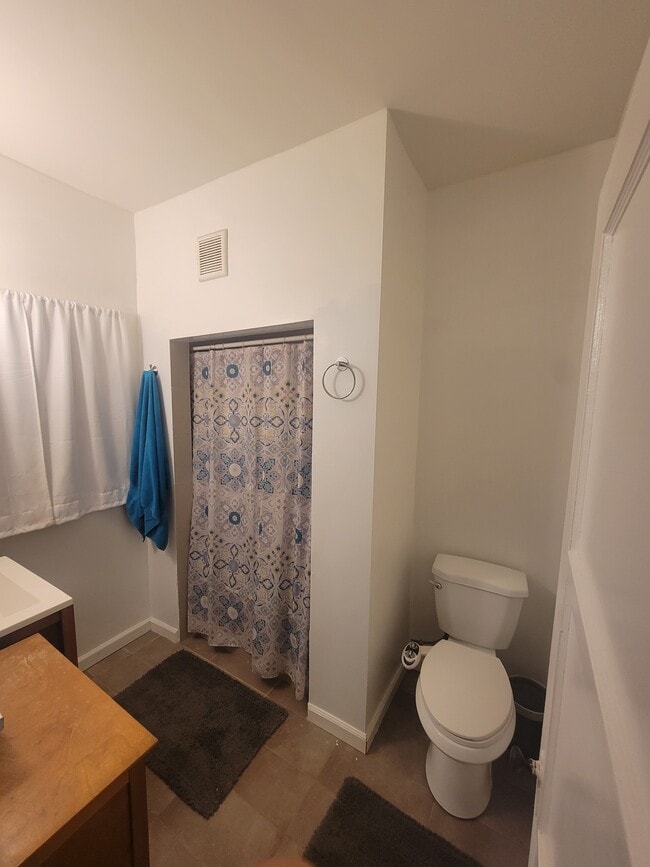 Building Photo - 1505 S Sierra Bonita Ave