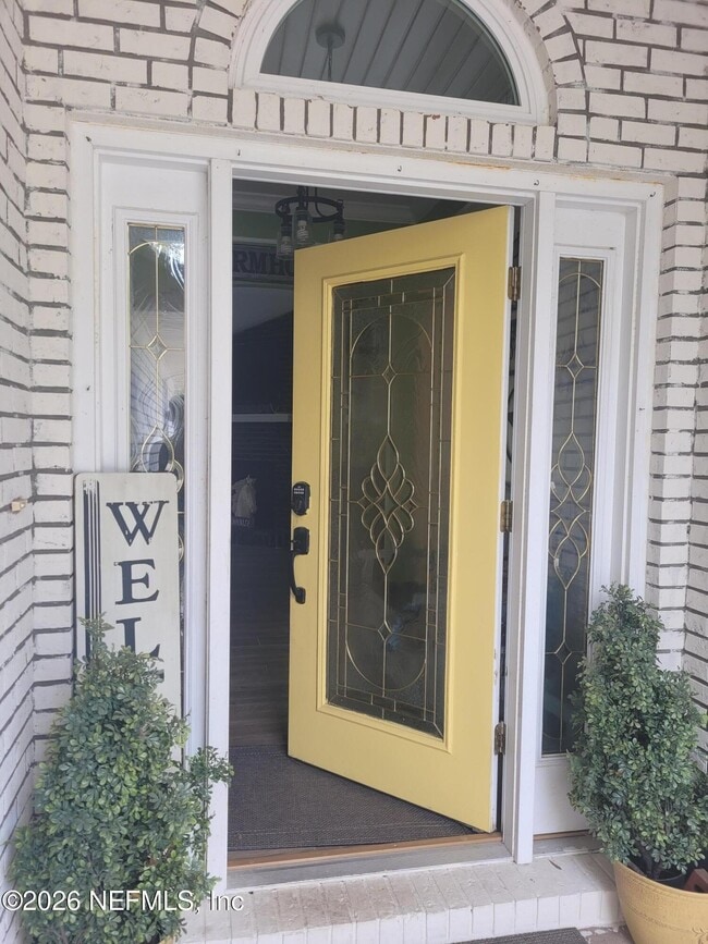 Building Photo - 906 County Rd 217