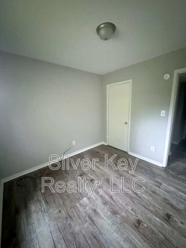 Building Photo - 311 Sunset Drive