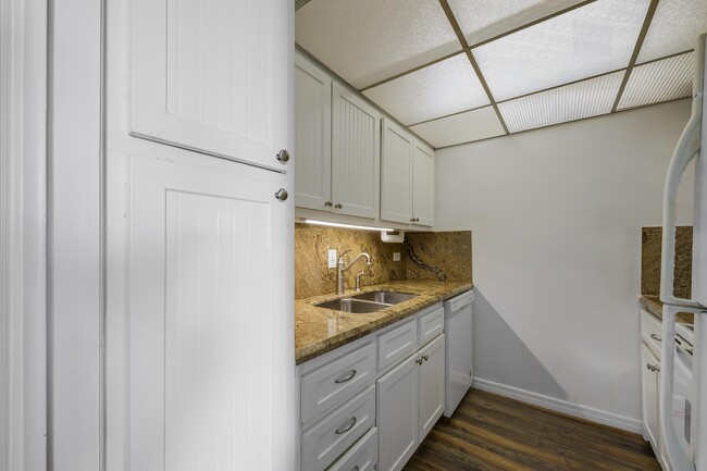 Building Photo - 1200 Marine Way