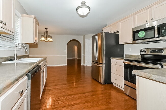 Building Photo - 4101 Sidlehill Dr