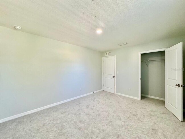 Building Photo - 35743 Hillbrook Ave