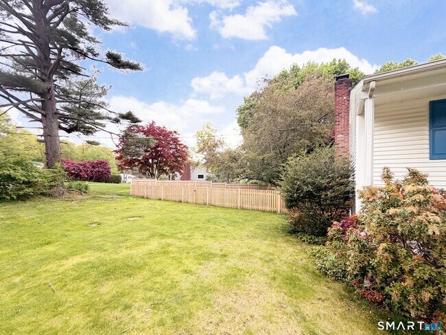 Building Photo - 4 Cranbury Woods Rd
