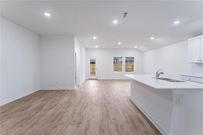 Building Photo - 4611 W Barhem Dr