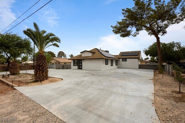 Building Photo - 7724 Rancho Destino Rd