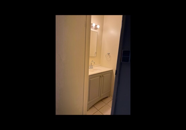 Interior Photo - 6841 Coldwater Canyon
