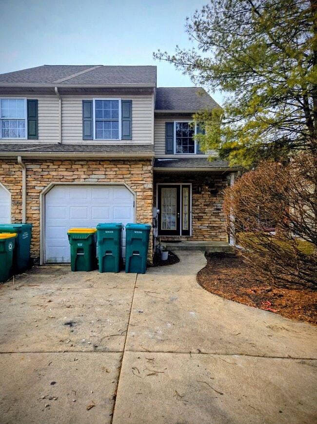 Building Photo - 1578 Pinewind Dr