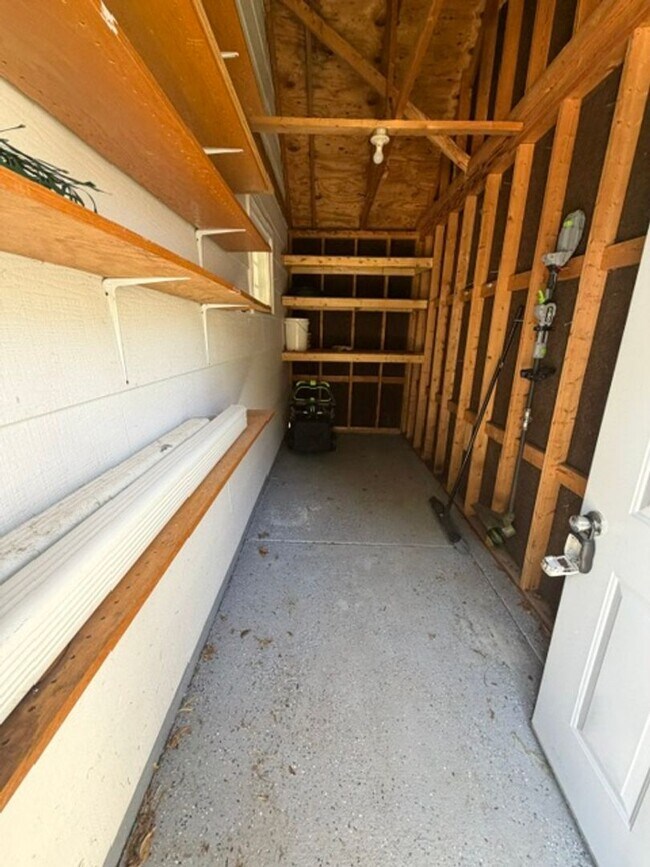 Building Photo - Central Davenport 4 Bedroom House
