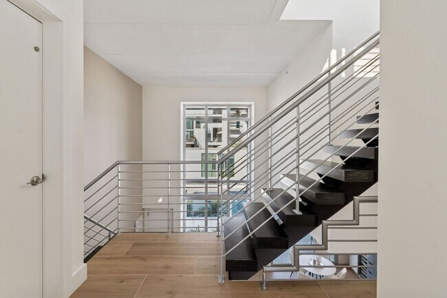 Building Photo - 1343 4th St