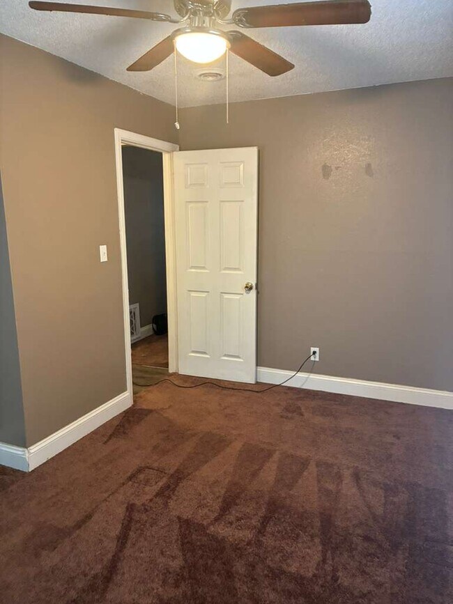 Building Photo - 5416 College Ave