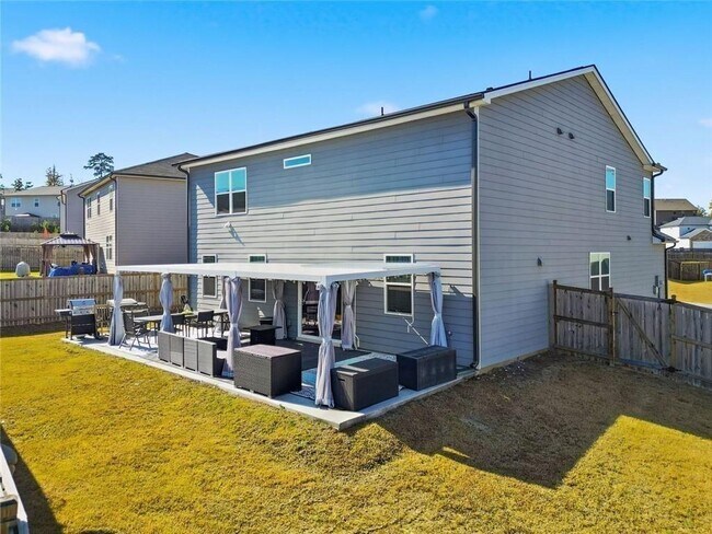 Building Photo - 196 Summit Pointe Dr