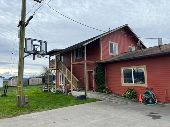 Building Photo - Marilann CT