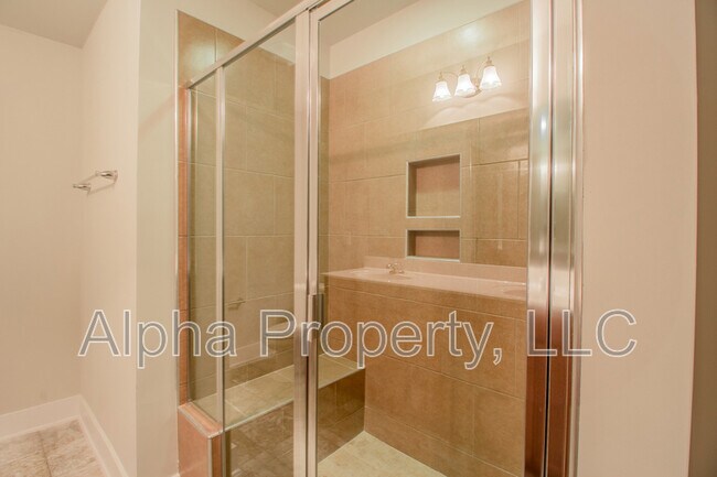 Building Photo - 316 Runion Lake Ct