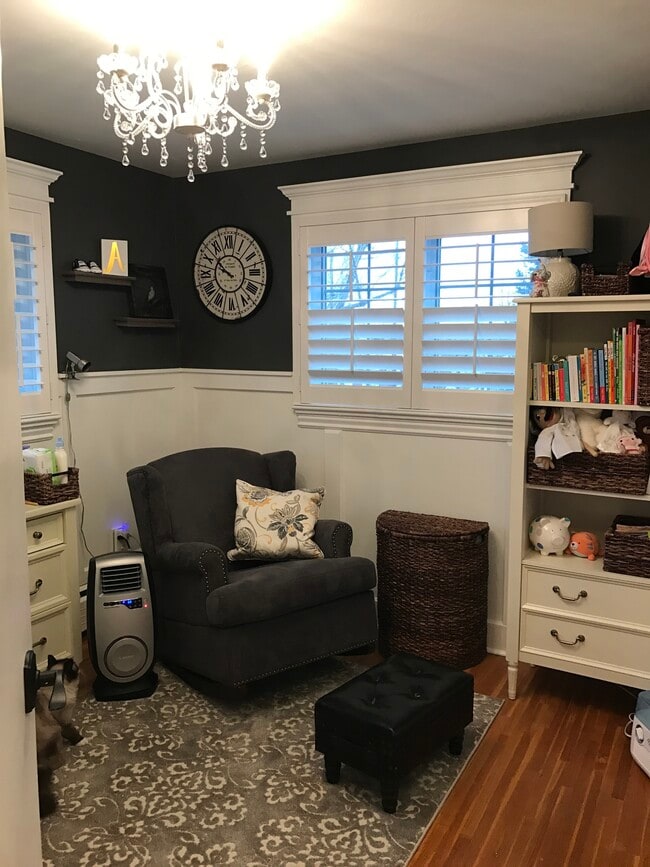 Building Photo - 583 Nile St