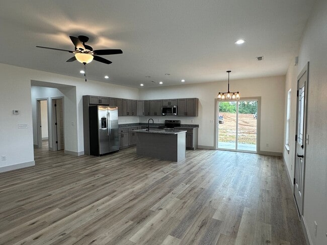 Building Photo - BRAND NEW 4 BED 3 BATH in WAYNESVILLE