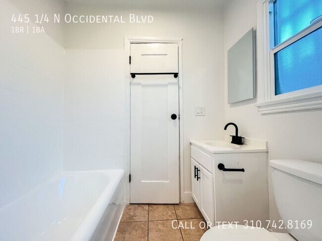Building Photo - 445 1/4 N Occidental Blvd-