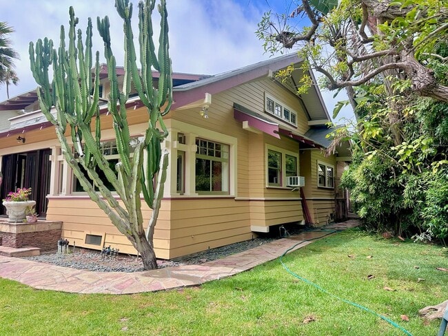 Building Photo - Meticulously Restored 1920s Craftsman on a Private, Hedged Lot | Pet Friendly!