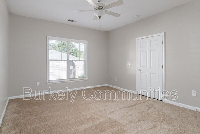 Building Photo - 104 Thornton Ct
