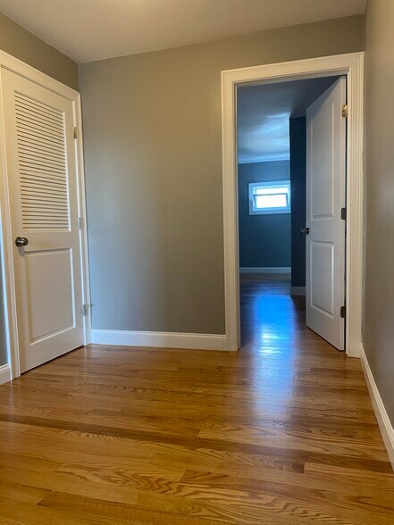 Building Photo - 1190 Plymouth Ave