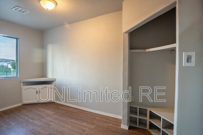 Building Photo - 3281 E Desert Dr