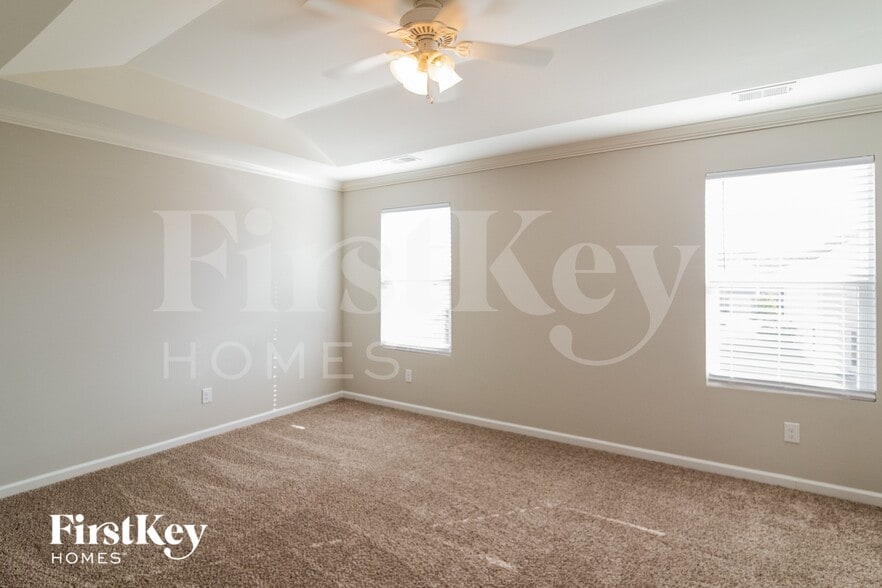 Building Photo - 143 Rockingham Way