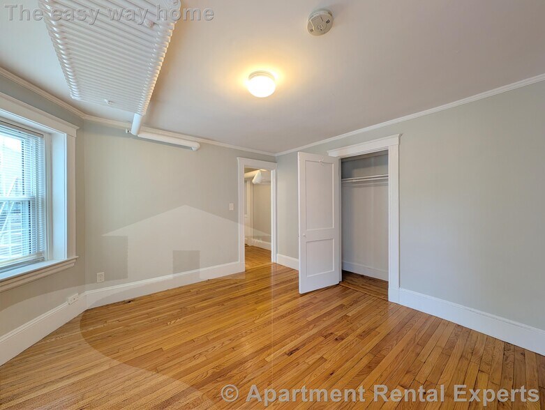 Building Photo - 156-158 Summer St Unit #B2