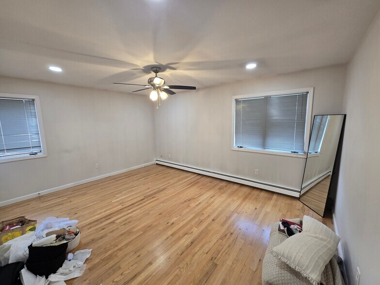 Main Bedroom - 401 2nd St