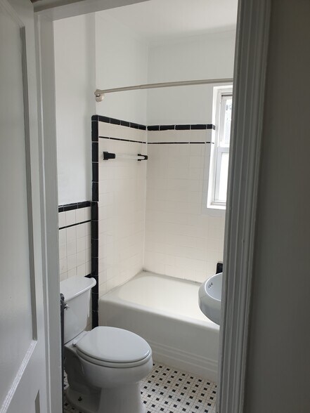 Bathroom 1 - 4709 Rittenhouse St
