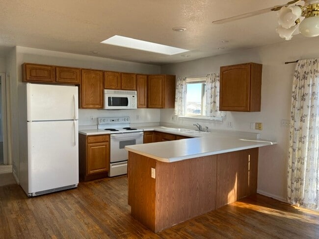 Building Photo - 180 S Eads Dr