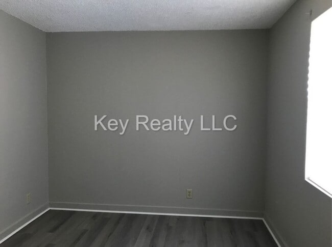 Building Photo - 413 - A Hickory - Wardville