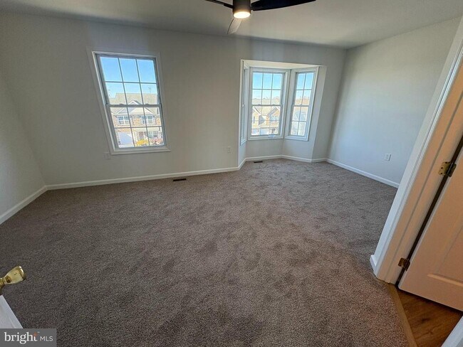 Building Photo - 55 Fuzzy Tail Dr