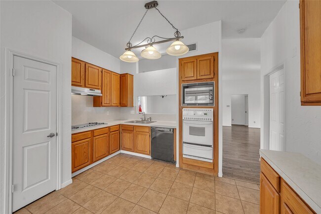 Building Photo - 16531 Tranquil Dr