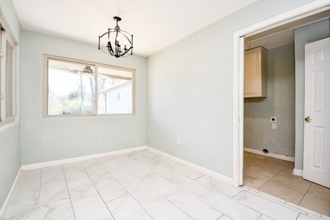 Building Photo - 15711 Pine Mountain Dr