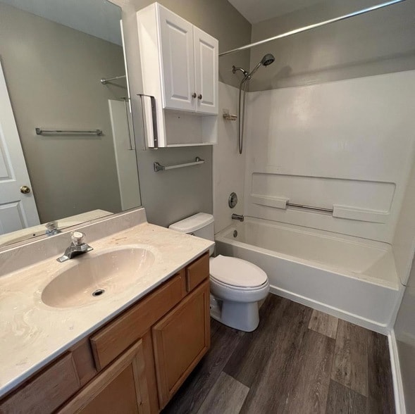 Building Photo - 1169 Shorewood Ct