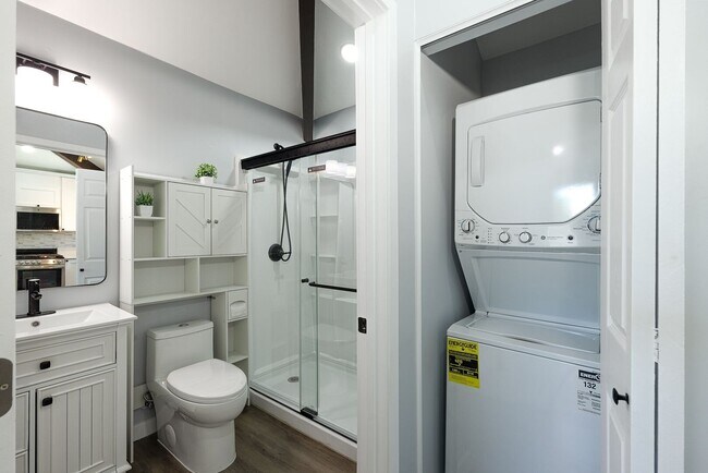 Building Photo - 1 Bedroom + 1 Bathroom ADU | Cal-Gisler | Oxnard | Unfurnished