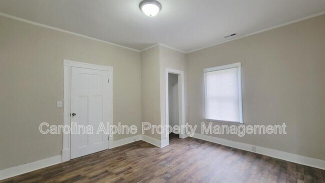 Building Photo - 1230 Tank Ct