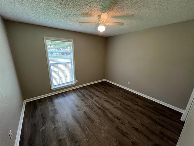 Building Photo - 10 Merrie Cir