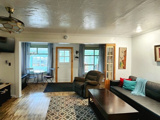 Building Photo - 122 Bear Cove