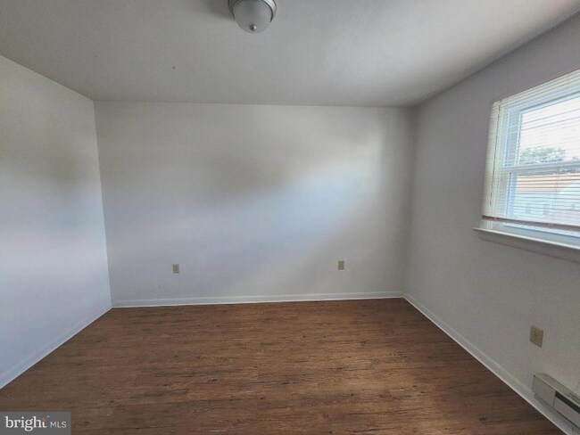 Building Photo - 168 S Main St