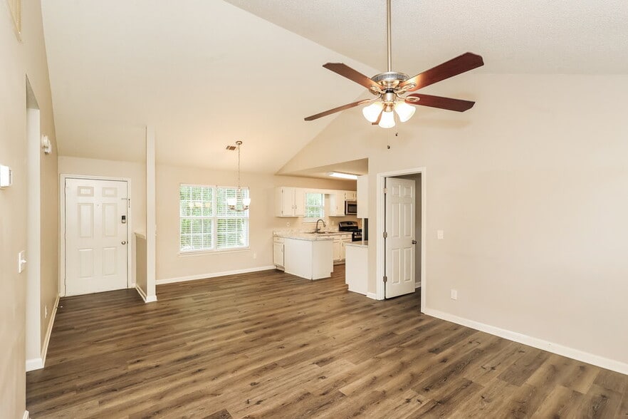Building Photo - 1310 Waterton Trail