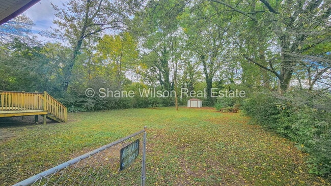 Building Photo - Comfortable 3 bedroom/ 1 bathroom home for rent.  Quiet neighborhood and lovely back yard and dec...
