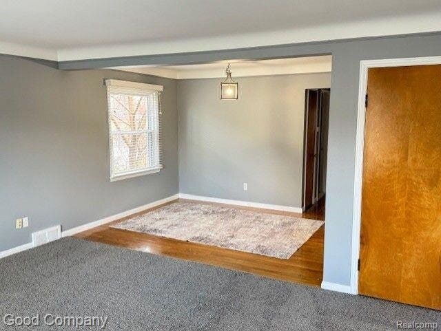 Building Photo - 1002 E Lincoln Ave