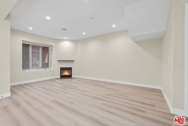 Building Photo - 3833 Huron Ave