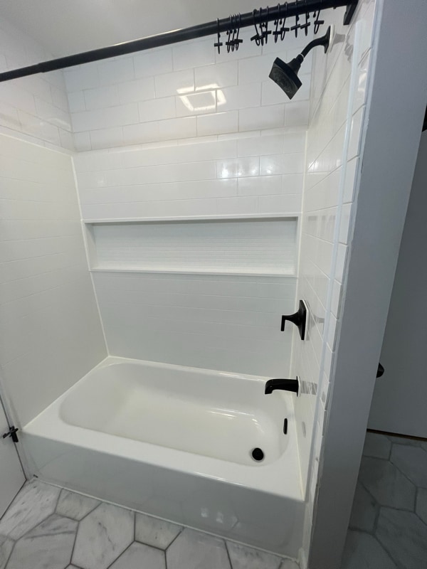 Building Photo - 5965 Teakwood Dr