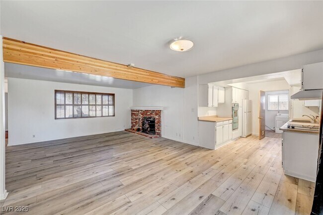 Building Photo - 1516 Inverness Ave